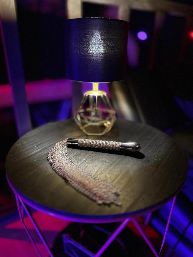 Loveroom De Luxe - Theme 50 Nuances De Grey Maison Privative Spa Insolite Douchy-les-Mines 외부 사진