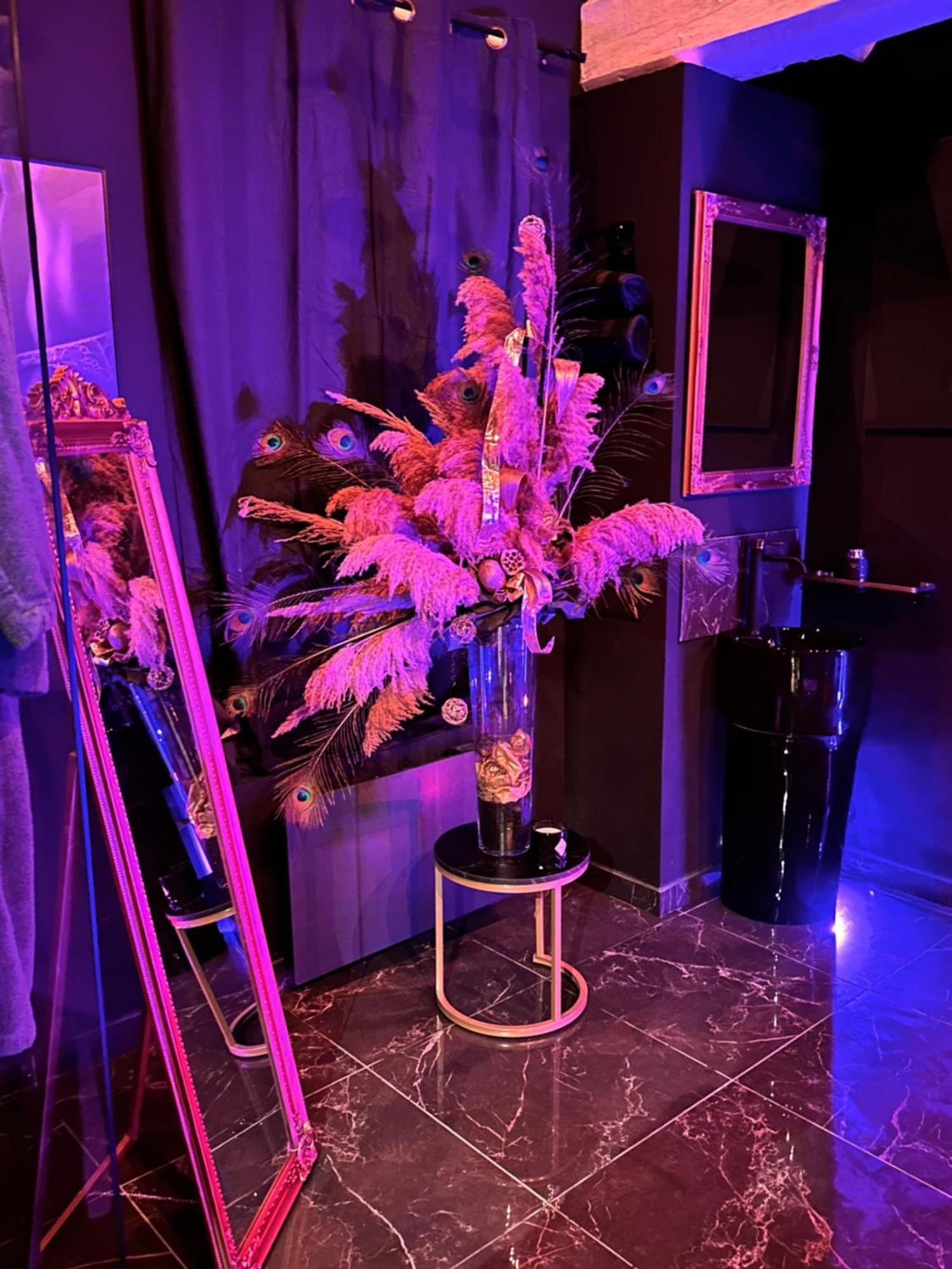 Loveroom De Luxe - Theme 50 Nuances De Grey Maison Privative Spa Insolite Douchy-les-Mines 외부 사진
